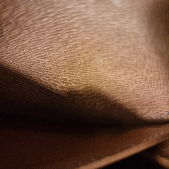 EUC Louis Vuitton Tivoli Monogram wallet - Picture 12 of 13